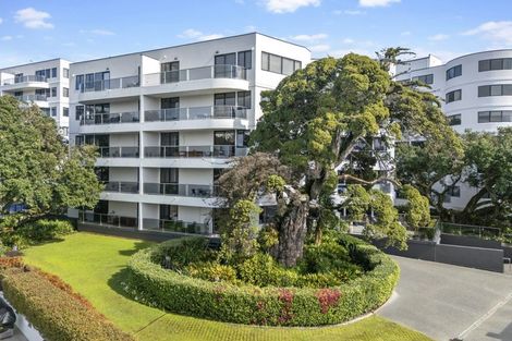 Photo of property in 5c The Promenade, Takapuna, Auckland, 0622