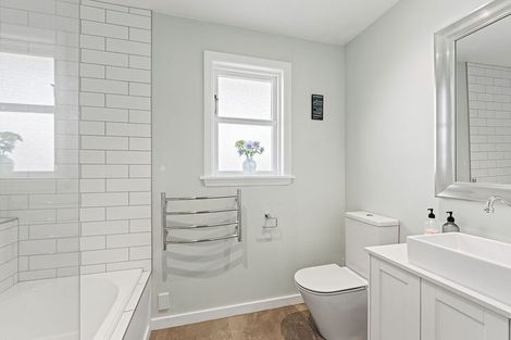 Photo of property in 229 Weston Road, St Albans, Christchurch, 8052