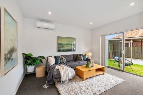 Photo of property in 2b Peachgrove Road, Te Atatu Peninsula, Auckland, 0610