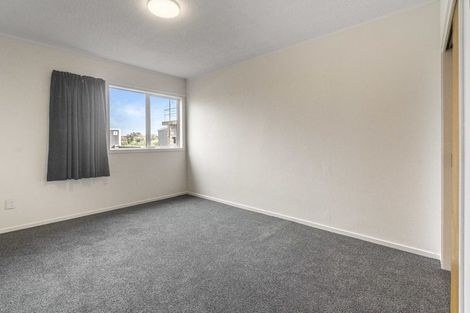 Photo of property in 86 Sylvan Avenue, Northcote, Auckland, 0627