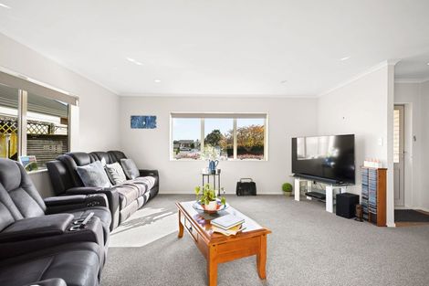 Photo of property in 14 Northmeadow Drive, Rototuna, Hamilton, 3210