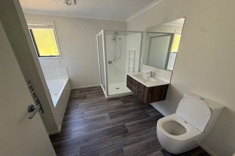 Photo of property in 16 Wrybill Way, Welcome Bay, Tauranga, 3112