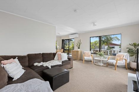 Photo of property in 5/254 Glenvar Road, Torbay, Auckland, 0630
