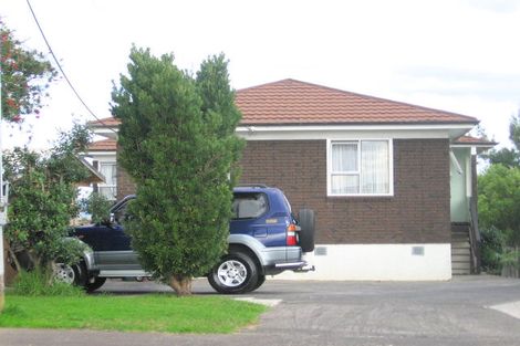Photo of property in 104 Waimumu Road, Massey, Auckland, 0614