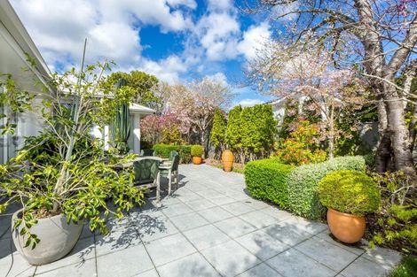 Photo of property in 5 Bateson Way, Heretaunga, Upper Hutt, 5018
