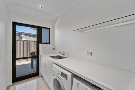 Photo of property in 11 Coromandel Street, Wanaka, 9305