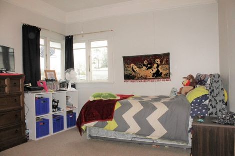 Photo of property in 180 Queen Street, Westport, 7825