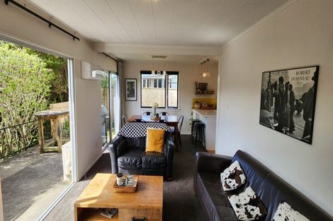 Photo of property in 10 Beaumont Crescent, Frankleigh Park, New Plymouth, 4310