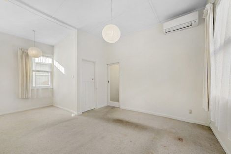 Photo of property in 123 Onepu Road, Lyall Bay, Wellington, 6022