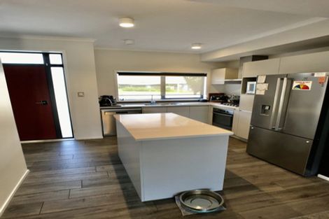 Photo of property in 174 Hobsonville Point Road, Hobsonville, Auckland, 0616