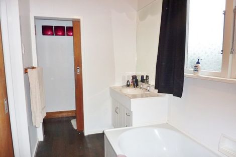 Photo of property in 14 Queen Street, Westport, 7825