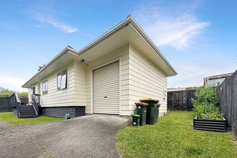 Photo of property in 2/49 Strid Road, Te Atatu South, Auckland, 0610