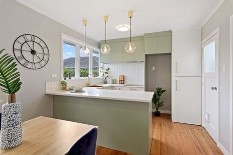 Photo of property in 13 Stokes Avenue, Te Atatu Peninsula, Auckland, 0610