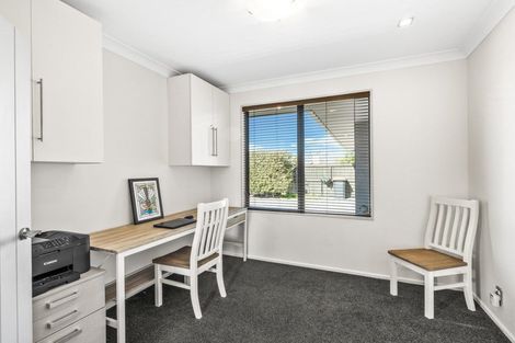 Photo of property in 20 Evergreen Place, Parklands, Christchurch, 8083