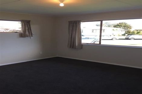Photo of property in 16 Jeffares Place, Taradale, Napier, 4112