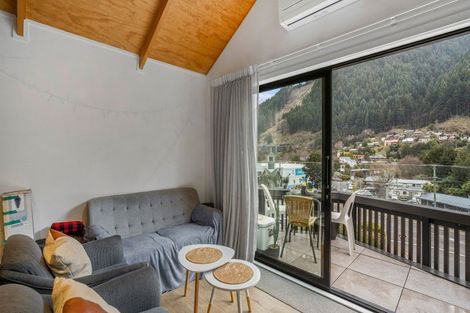Photo of property in The Alex Apartments, 26/135a Hallenstein Street, Queenstown, 9300