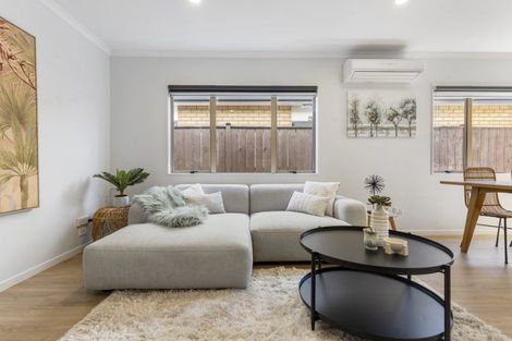 Photo of property in 26 Heidi Crescent, Flat Bush, Auckland, 2016
