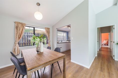 Photo of property in 2/11 Brookfield Road, Te Atatu Peninsula, Auckland, 0610