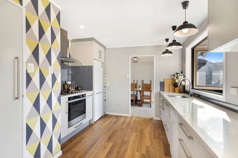 Photo of property in 18 Truscott Grove, Awapuni, Palmerston North, 4412