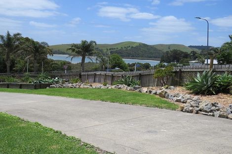 Photo of property in 582 Pahi Road, Pahi, Paparoa, 0571