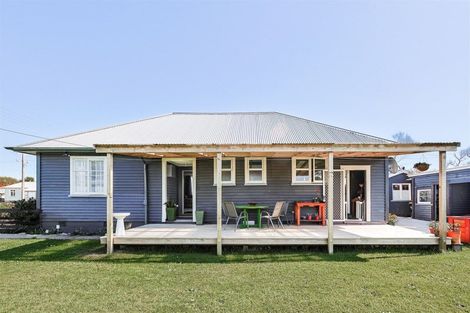 Photo of property in 25 Cobden Street, Westport, 7825