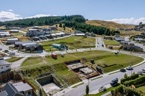 Photo of property in 84 Kirimoko Crescent, Wanaka, 9305