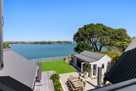 Photo of property in 21 Norwood Road, Bayswater, Auckland, 0622