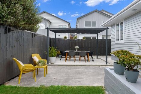 Photo of property in 13 Stokes Avenue, Te Atatu Peninsula, Auckland, 0610