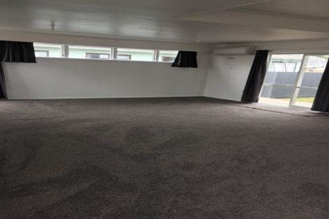 Photo of property in 16 Milson Line, Roslyn, Palmerston North, 4414