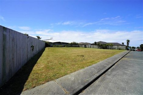 Photo of property in 26 Ocean View Rise, Ruakaka, 0116