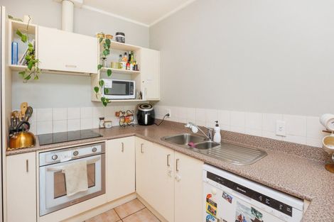 Photo of property in Maddison Apartments, 3/6a Queen Street, Palmerston North, 4410