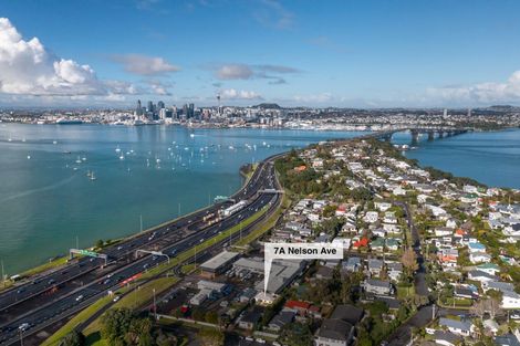 Photo of property in 7a Nelson Avenue, Northcote Point, Auckland, 0627