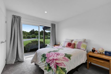 Photo of property in 7 Harkness Rice Way, Koru, New Plymouth, 4374