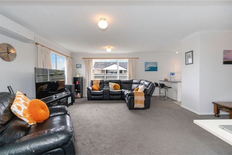 Photo of property in 9a Olive Terrace, Paraparaumu Beach, Paraparaumu, 5032