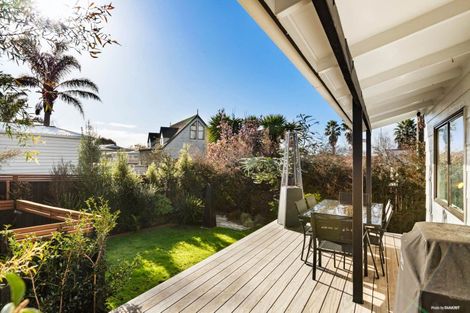 Photo of property in 7b Edgewater Parade, Waiuku, 2123