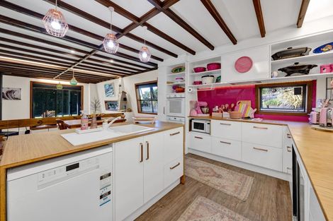 Photo of property in 9 Beach Road, Patea, 4520