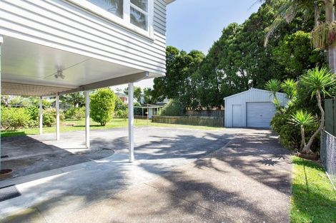 Photo of property in 10 Covil Avenue, Te Atatu South, Auckland, 0610