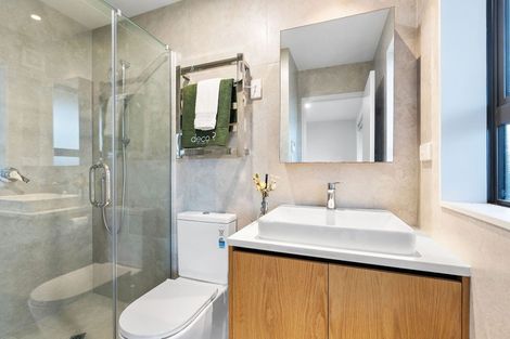 Photo of property in 4b Fowler Street, Northcote, Auckland, 0627