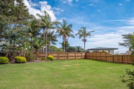 Photo of property in 2 Coopers Drive, Coopers Beach, 0420