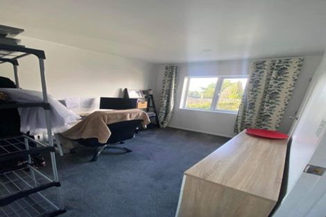 Photo of property in 9 Humphrey Kemp Avenue, Henderson, Auckland, 0612