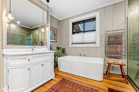 Photo of property in 2 Tamahunga Drive, Matakana, Warkworth, 0985