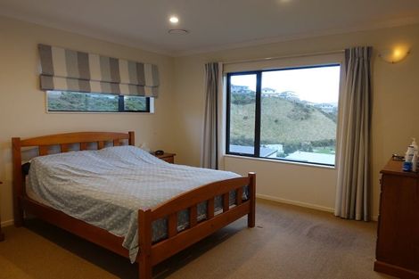 Photo of property in 64 Amesbury Drive, Churton Park, Wellington, 6037