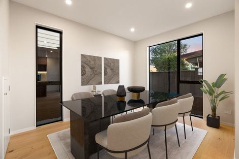 Photo of property in 8b Catalina Crescent, Forrest Hill, Auckland, 0620