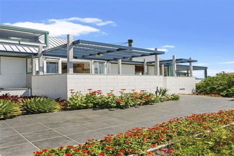 Photo of property in 6 Stevenson Way, Cockle Bay, Auckland, 2014