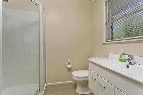 Photo of property in 1/13 Liston Street, Northcote, Auckland, 0627