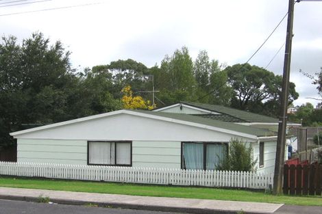 Photo of property in 126 Colwill Road, Massey, Auckland, 0614