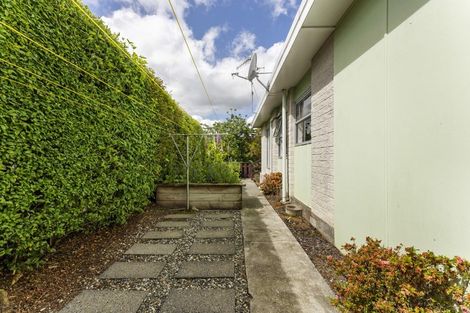 Photo of property in 7a Lincoln Grove, Wainuiomata, Lower Hutt, 5014