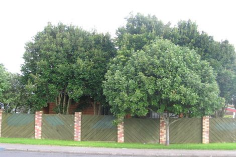 Photo of property in 1/106 Waimumu Road, Massey, Auckland, 0614