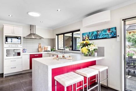 Photo of property in 12 Ludlow Place, Pukekohe, 2120