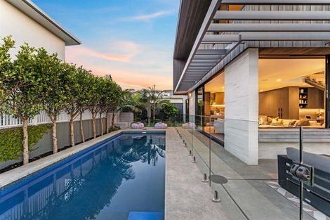 Photo of property in 41 Craig Road, Milford, Auckland, 0620